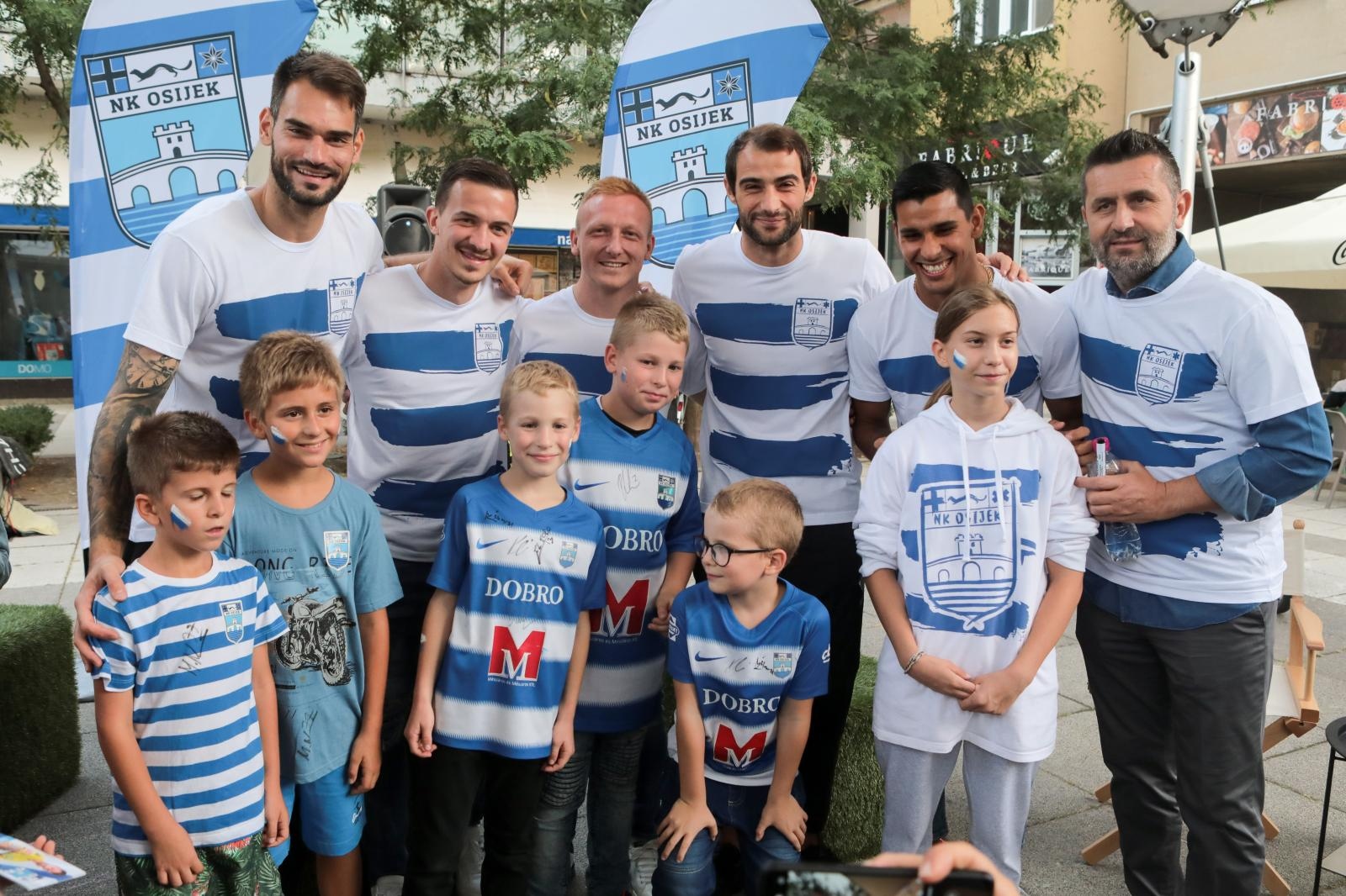 Druženje NK Osijeka s navijačima Druženje NK Osijeka s navijačima