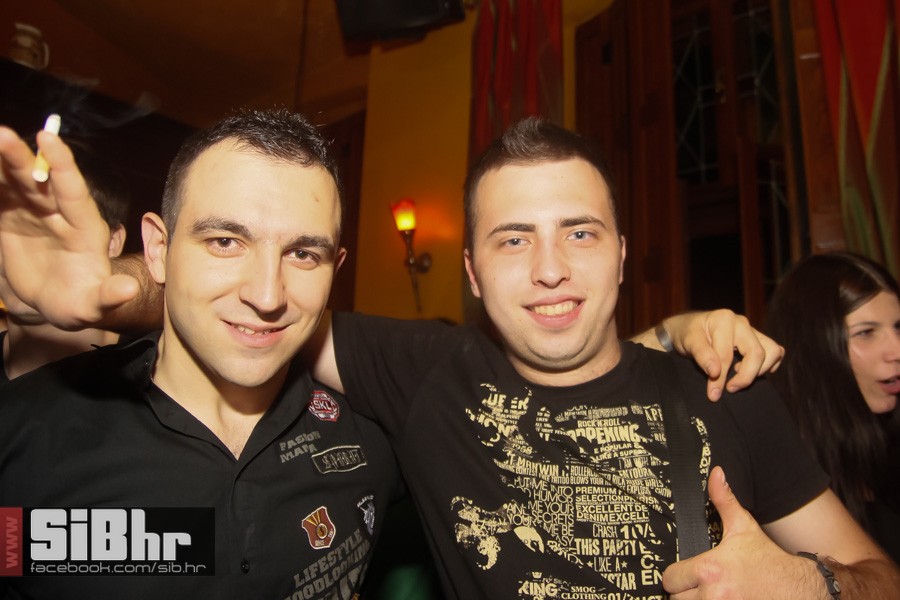 old_bridge_pub_18