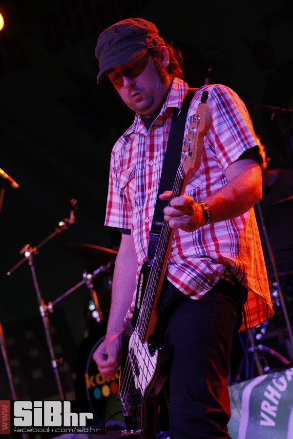 ufo_brkovi_zoran_32 ufo_brkovi_zoran_32