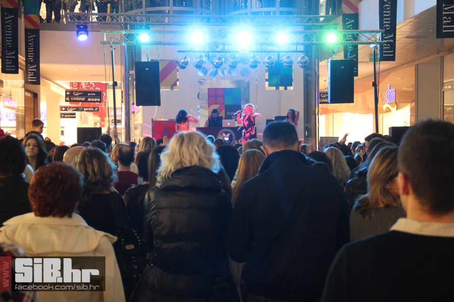 Colonia_AvenueMall_SiBhr_52 Colonia_AvenueMall_SiBhr_52