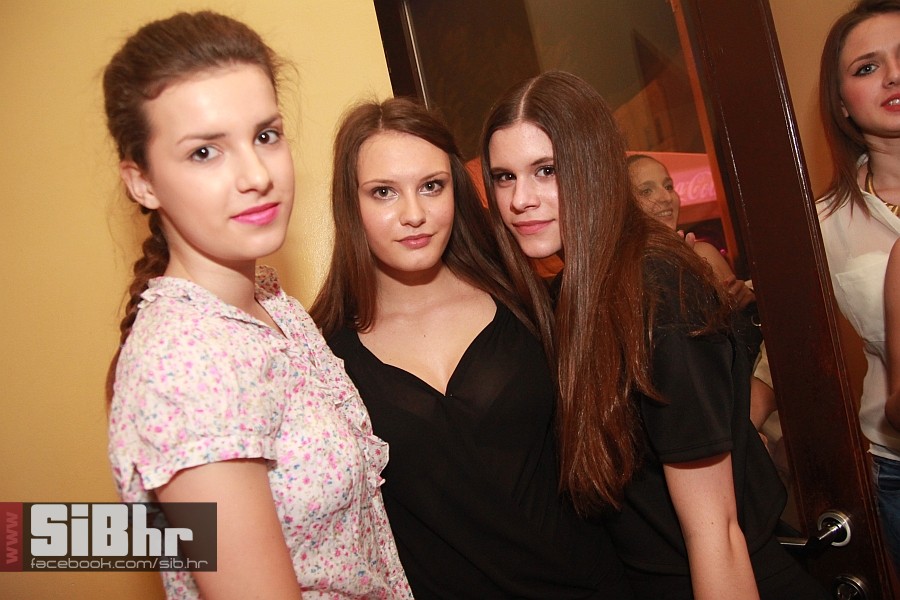 gold bar_osijek_nightlife_sibhr