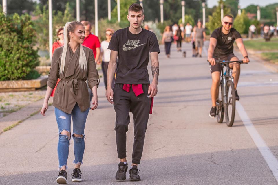 Osječani iskoristili lijepo vrijeme i neradni dan za uživanje na otvorenom