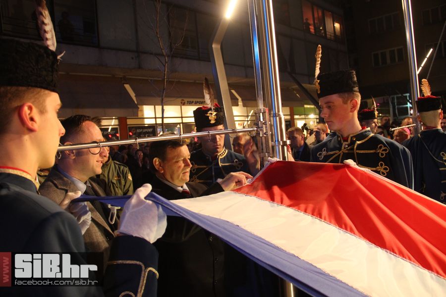 SvecanoOtvorenTrgSlobode_SiBhr_