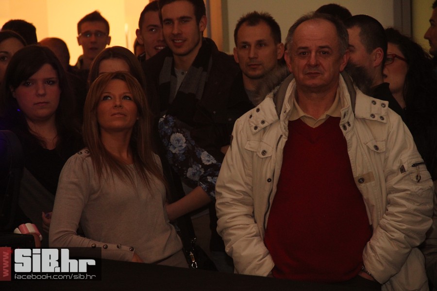 Colonia_AvenueMall_SiBhr_33 Colonia_AvenueMall_SiBhr_33