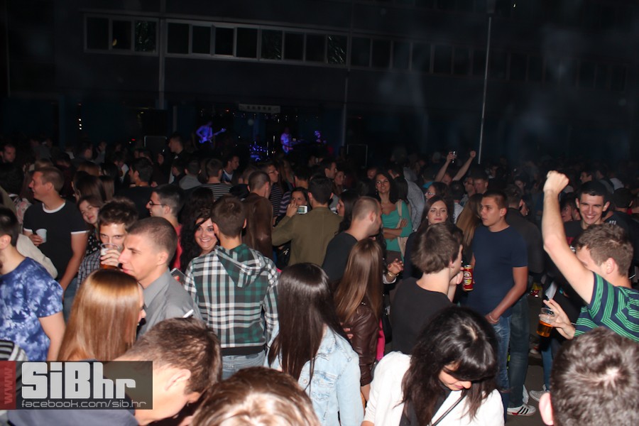 dc_party_2706_SiBhr_25 dc_party_2706_SiBhr_25