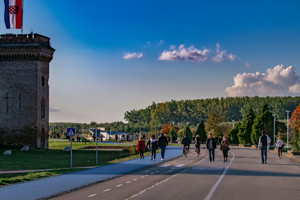 Nedjeljna šetnja promenadom
