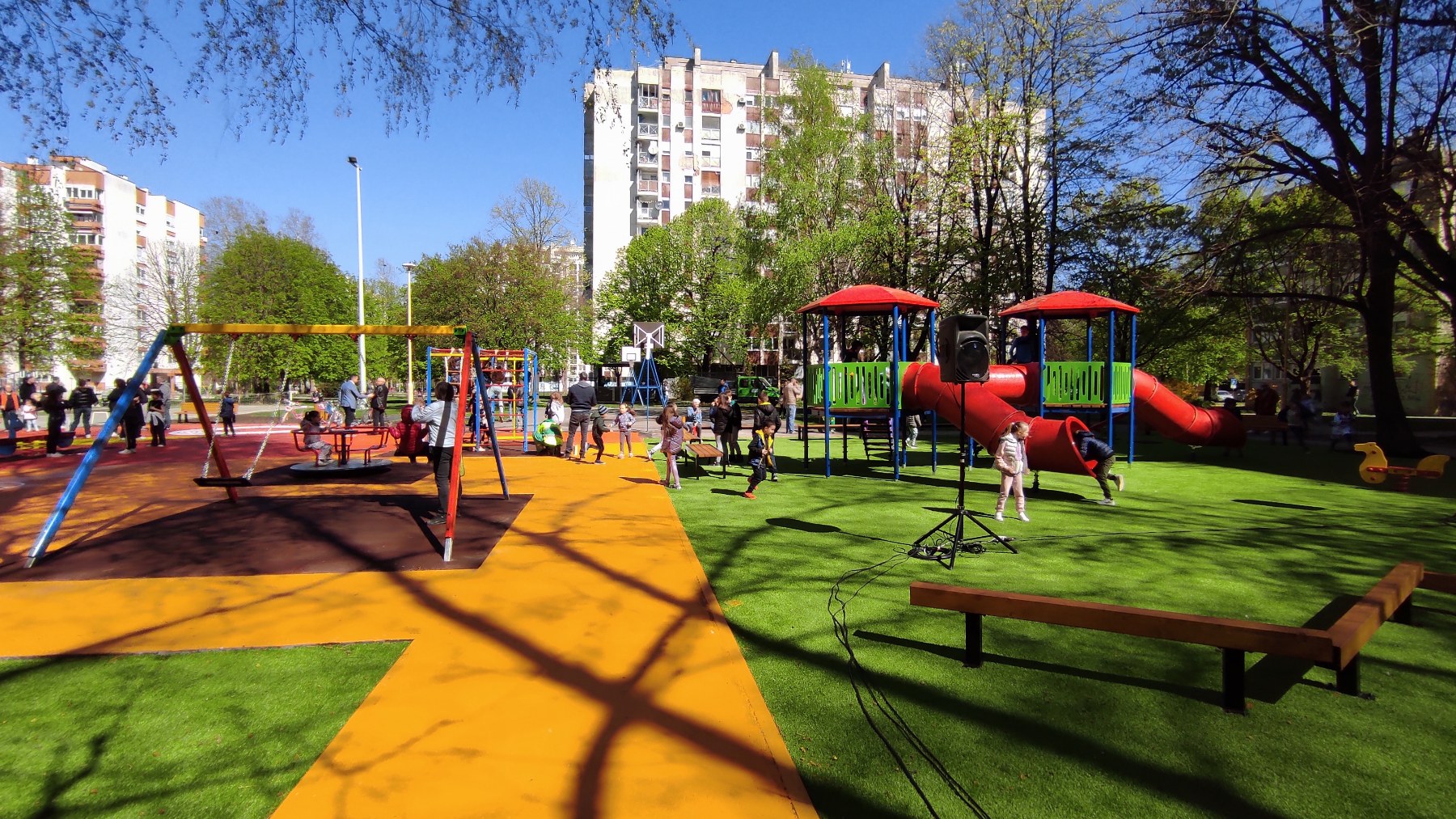 Otvoreno novo dječje igralište na Sjenjaku