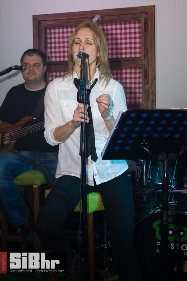 outside_striptiz_osijek_24