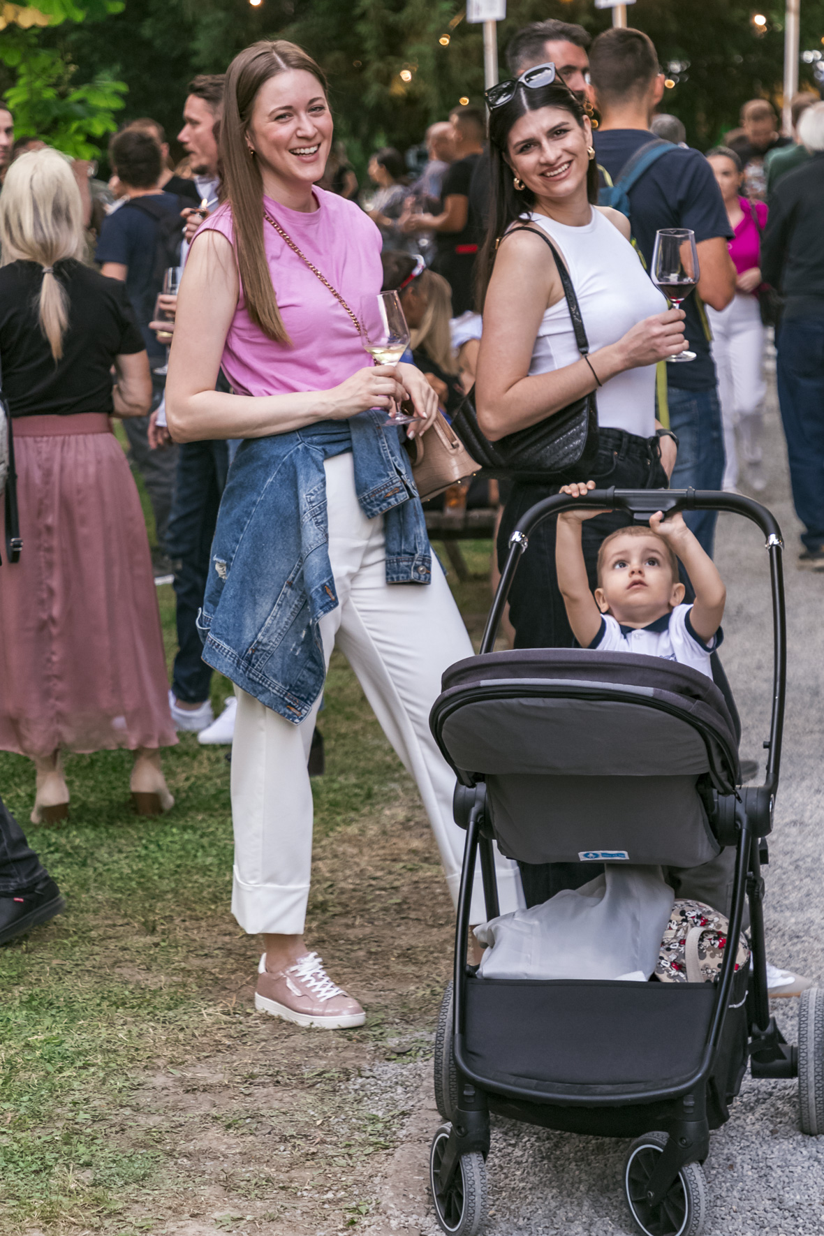 Večer vina i umjetnosti svibanj 2024. Večer vina i umjetnosti svibanj 2024.