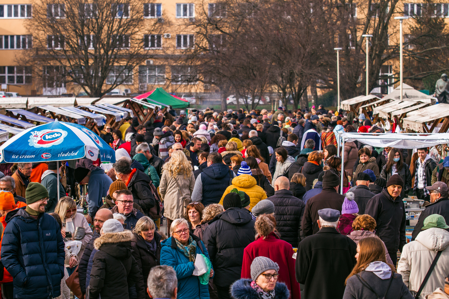 Gužva na posljednjem ovogodišnjem Sajmu antikviteta