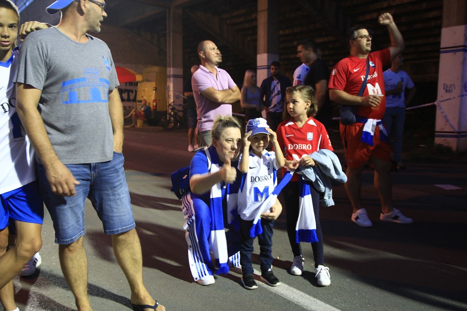 Atmosfera ispred stadiona Osijek – Lokomotiva