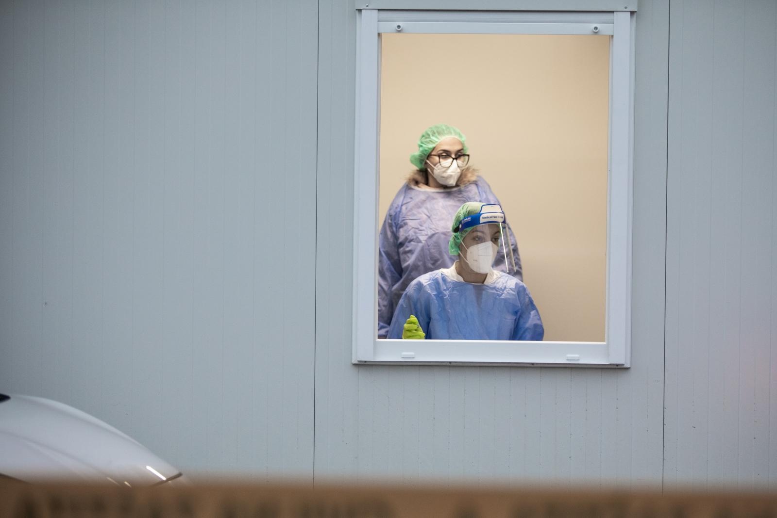 Drive-in testiranje na koronavirus u Osijeku