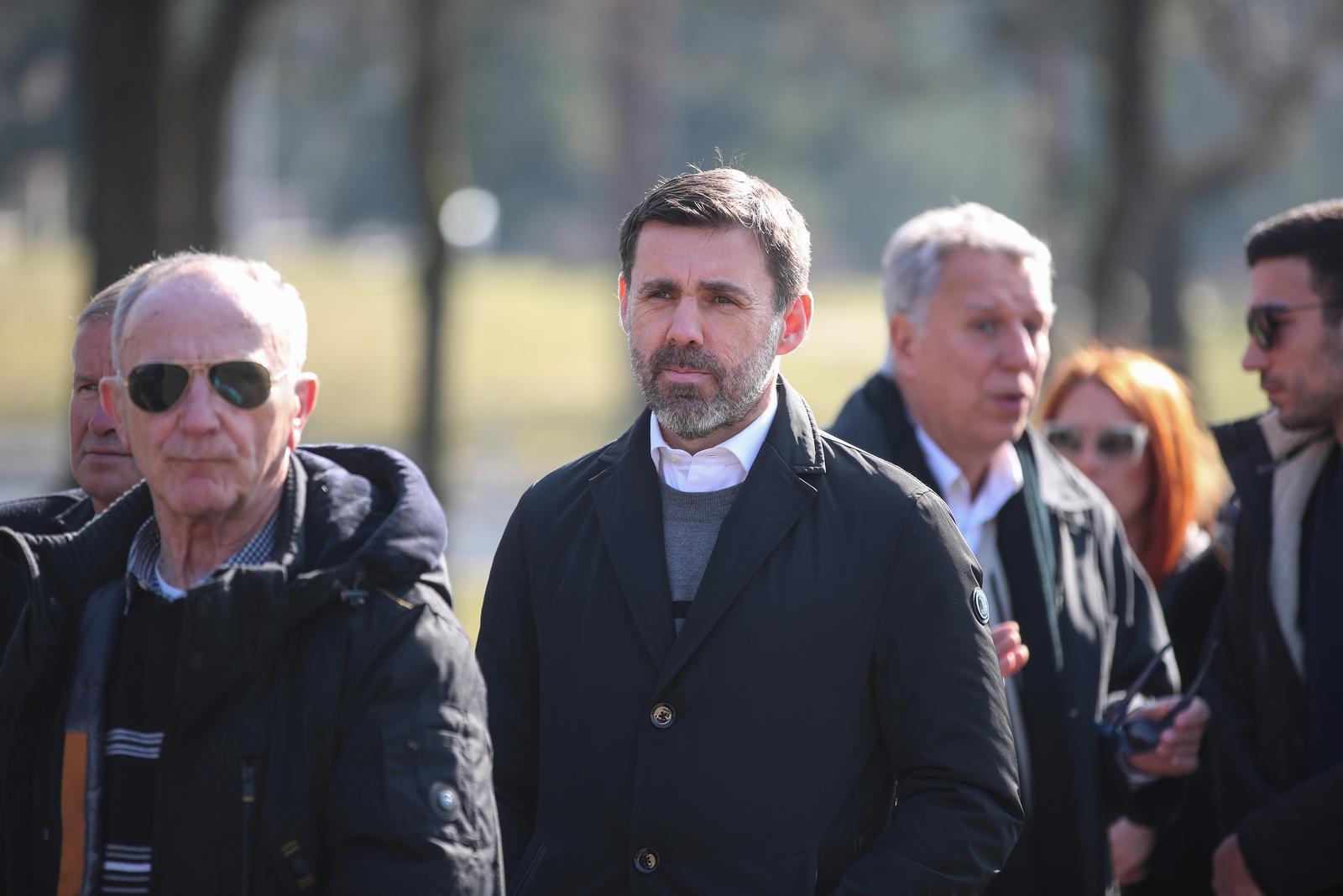 Posljednji ispraćaj Ćire na Mirogoju