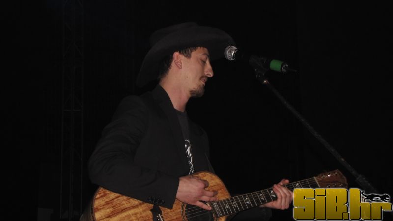 Tony08