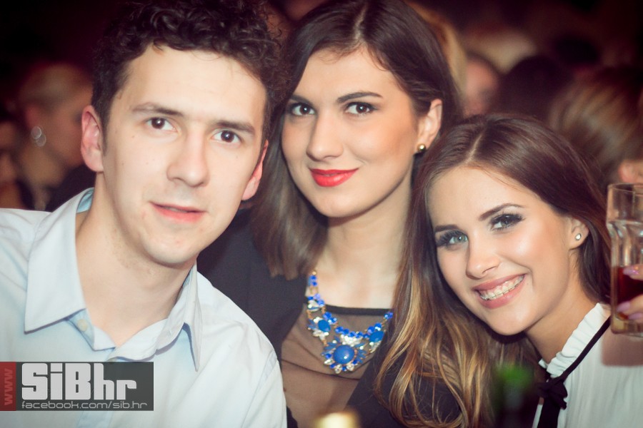 jole_outside_26