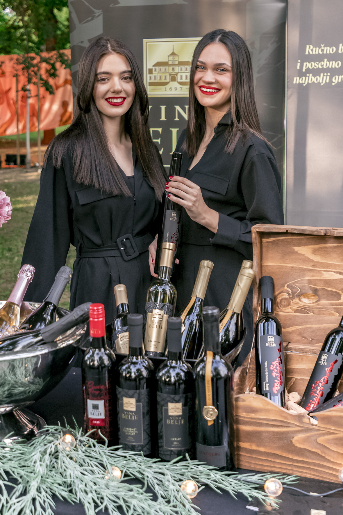 Večer vina i umjetnosti svibanj 2024. Večer vina i umjetnosti svibanj 2024.