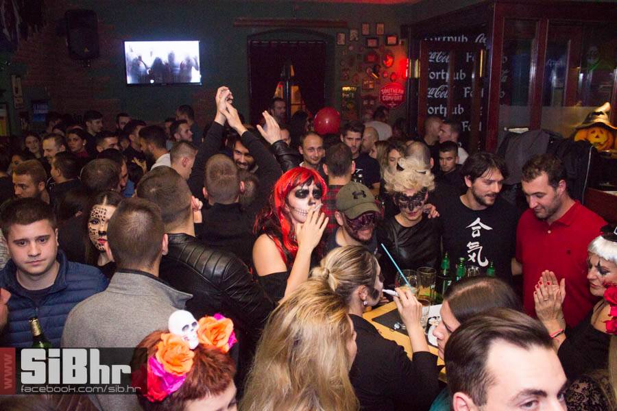 fortpub_halloween_19