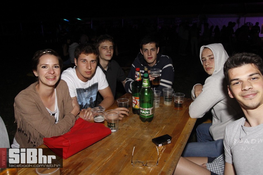studentska_rostiljada_Mejasi_Si