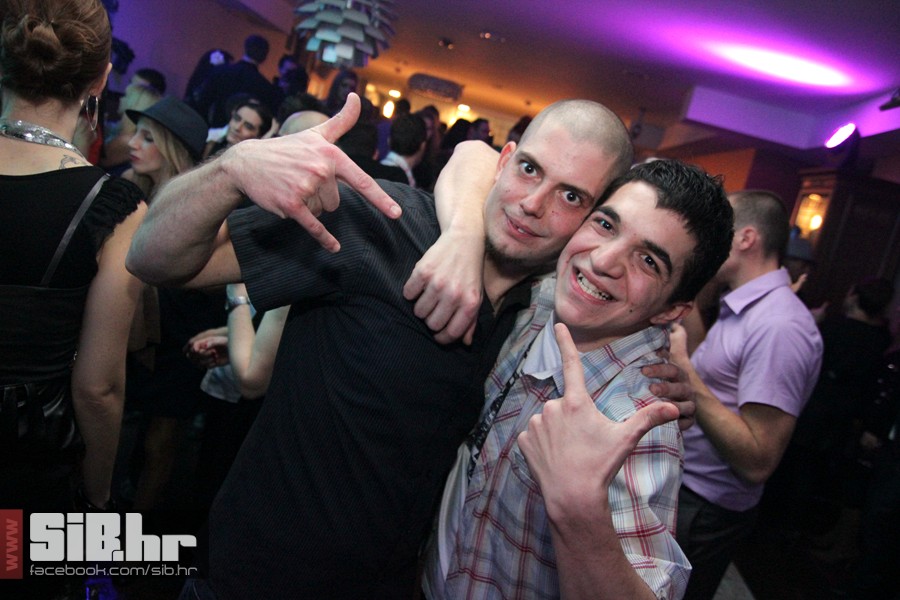 novagtrgkinolumiermediumlotus63 novagtrgkinolumiermediumlotus63