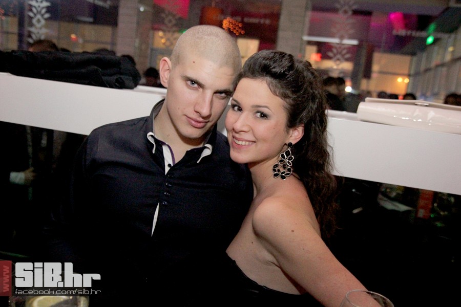 novagtrgkinolumiermediumlotus12 novagtrgkinolumiermediumlotus12