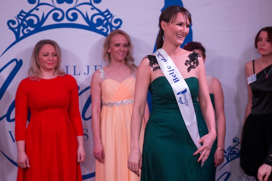 PXL_230219_23690450-901×600