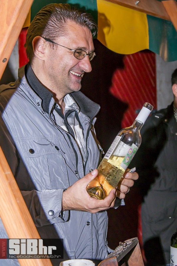 Vecer_vina_i_umjetnosti_SiB_hr-