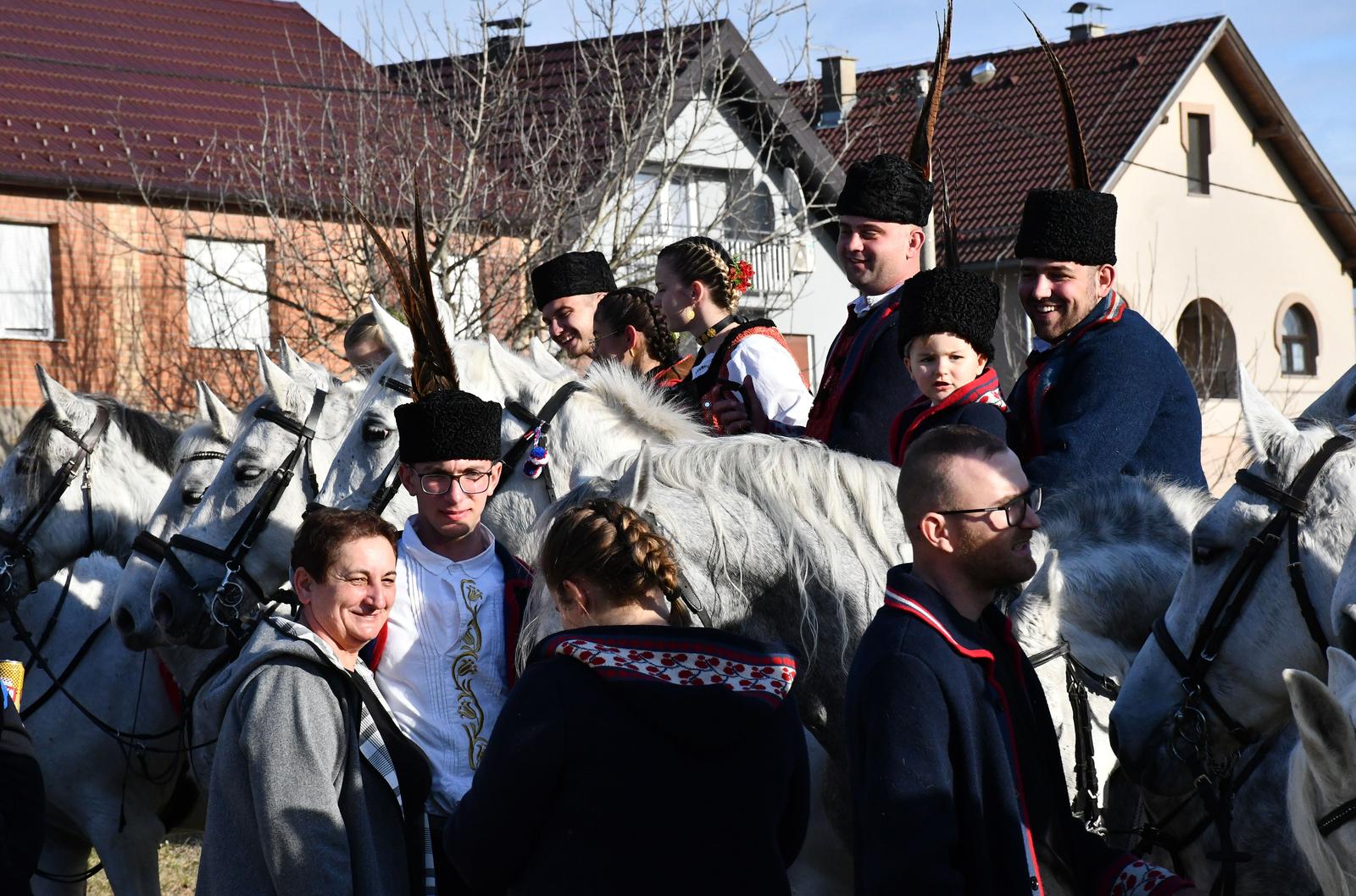 Pokladno jahanje u Sikirevcima