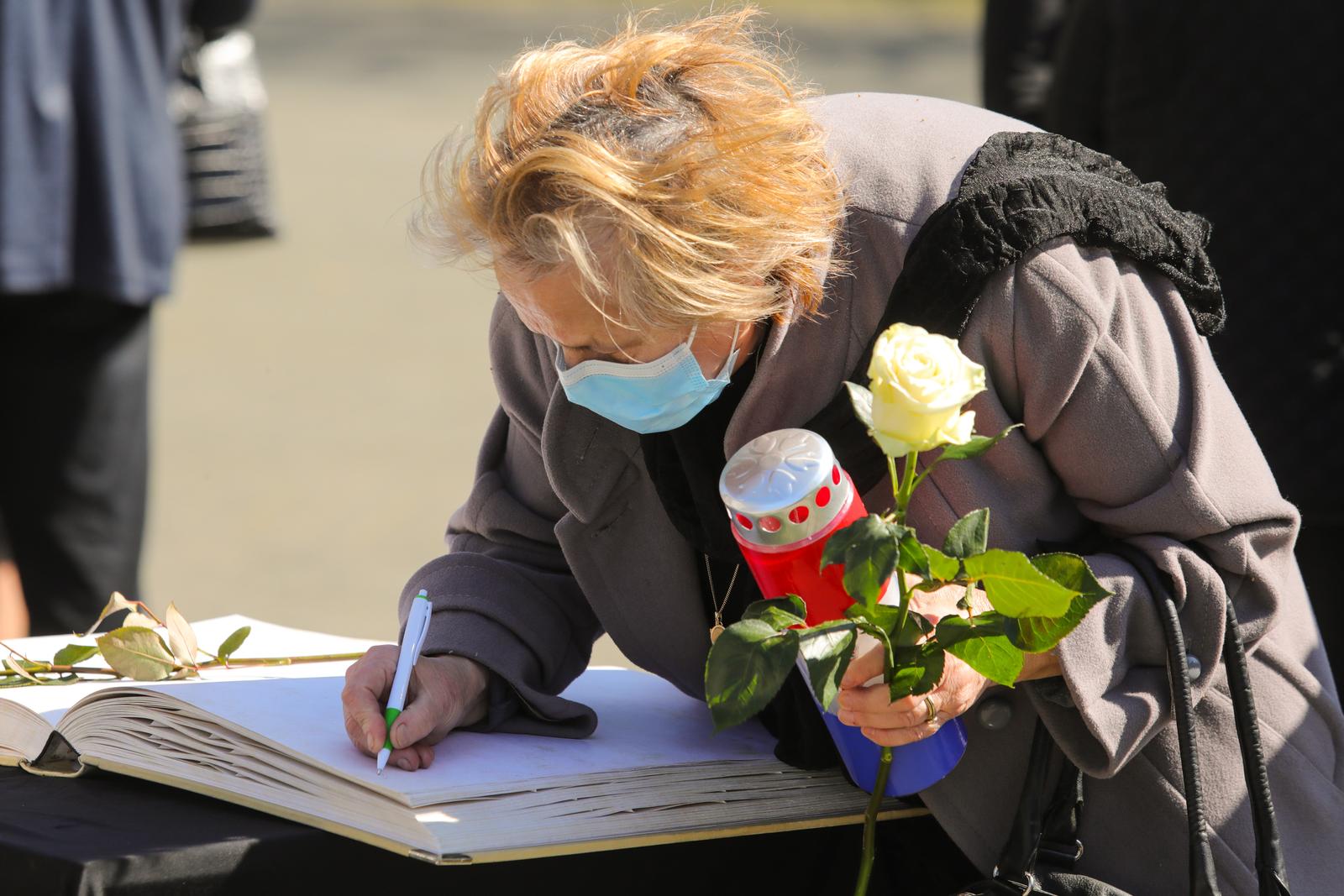 Posljednji ispraćaj dr. Vesne Bosanac Posljednji ispraćaj dr. Vesne Bosanac