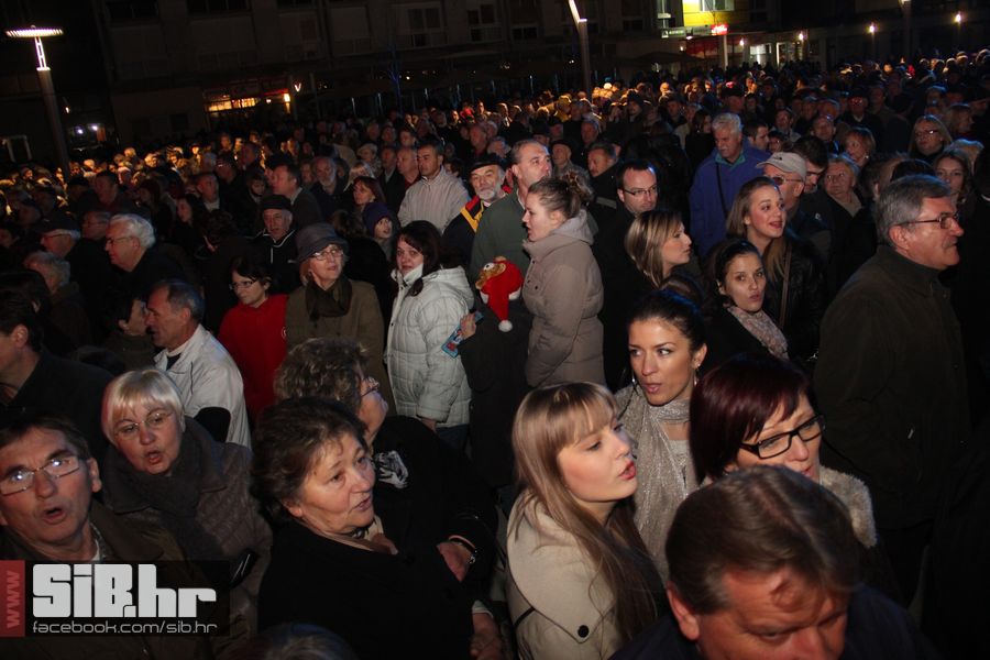 SvecanoOtvorenTrgSlobode_SiBhr_