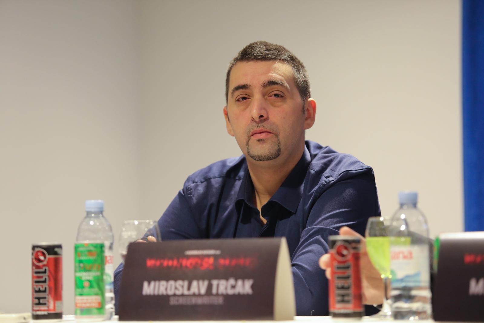 Konferencija za novinare povodom snimanja filma Wrongful Death u Belom Manastiru Konferencija za novinare povodom snimanja filma Wrongful Death u Belom Manastiru