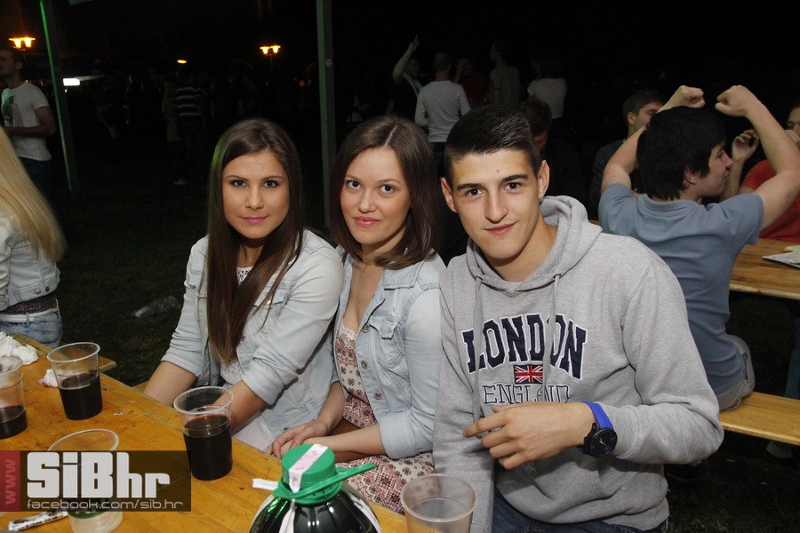 studentska_rostiljada_Mejasi_Si
