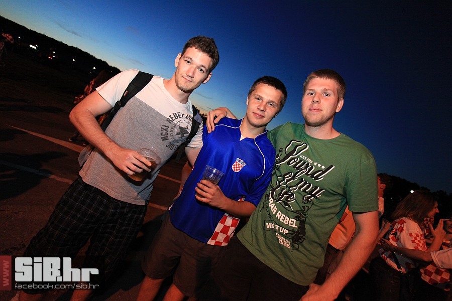 dc_party_14062012_sibhr_by_mban