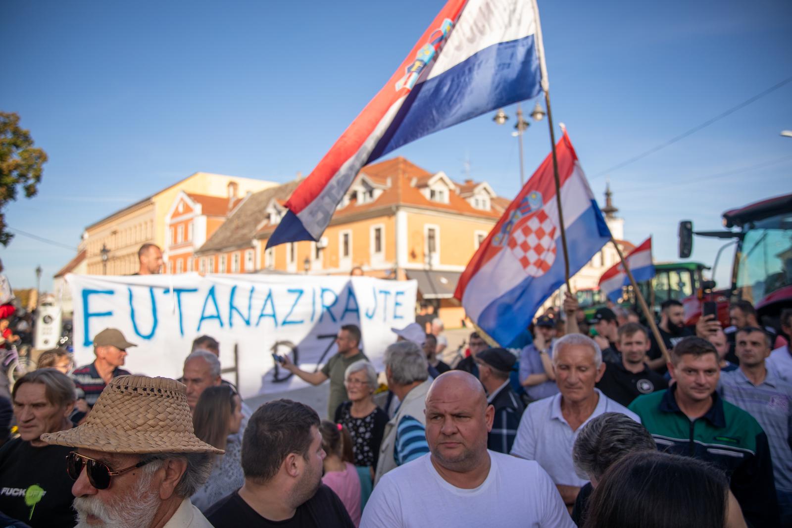 Prosvjed svinjgojaca u Vinkovcima