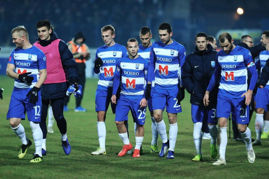 PXL_051218_22910615-900×599