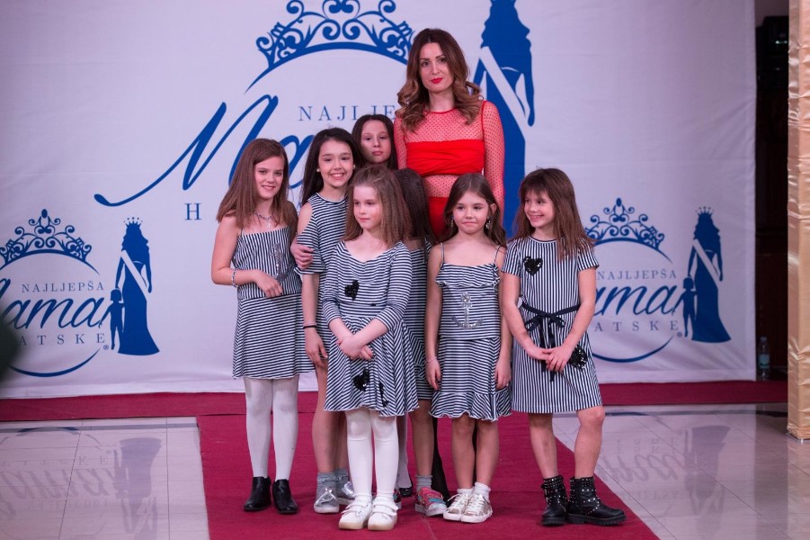 PXL_230219_23690454-901×600