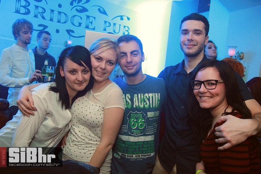 nocni_zivot_OldBridgePub_040120