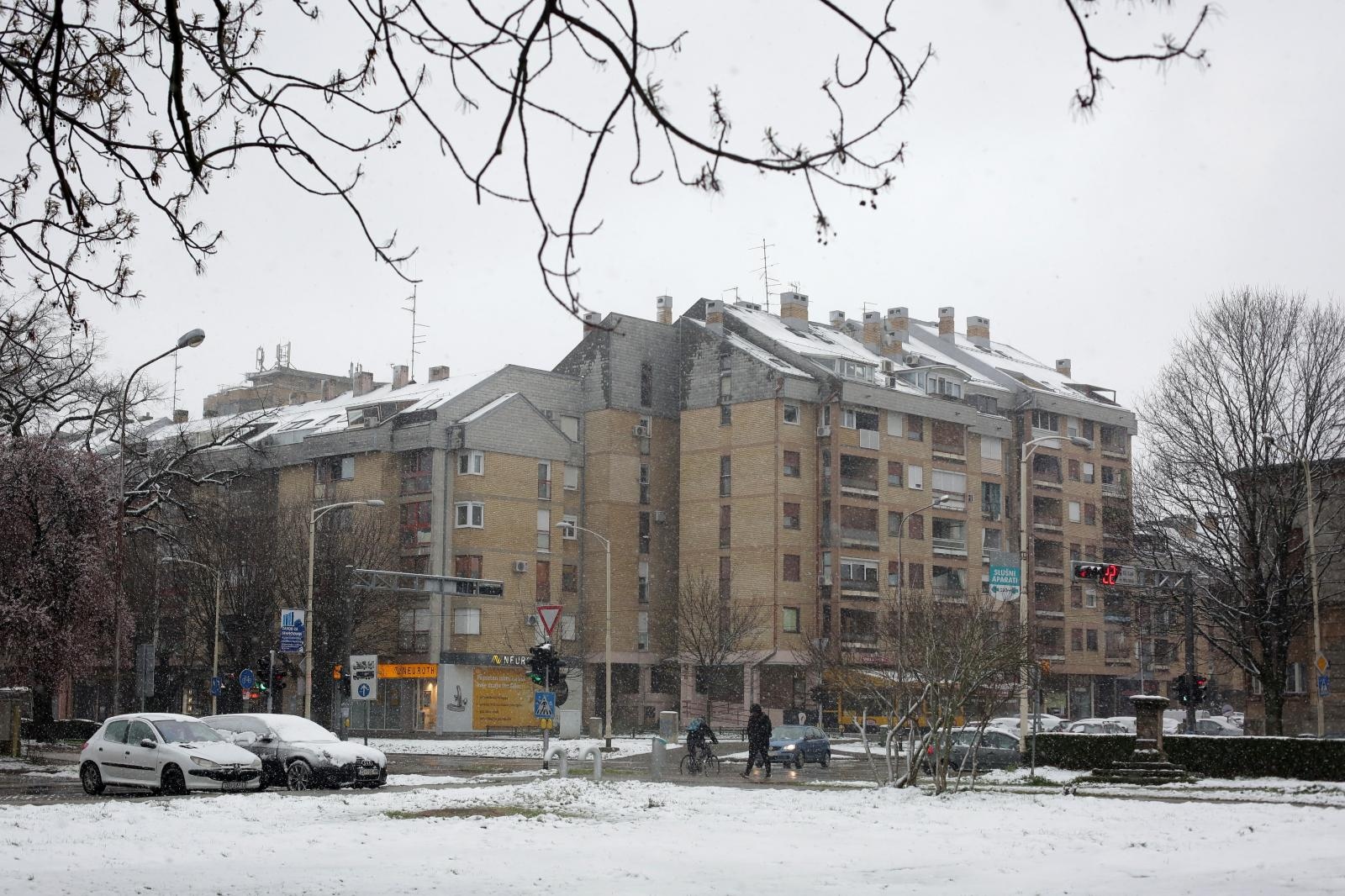 Osijek se probudio pod bijelim pokrivačem