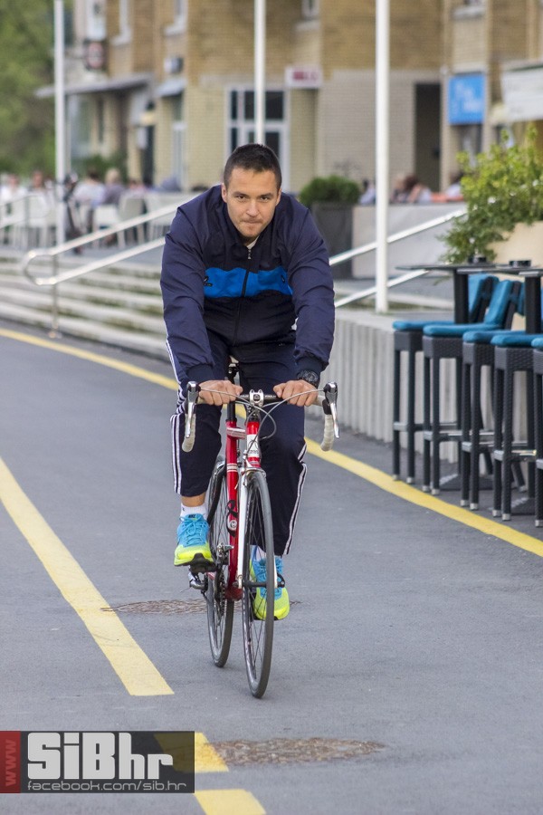 osjecani_u_setnji_gradom_70 osjecani_u_setnji_gradom_70