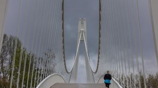 pješački most oblaci vjetar pješački most oblaci vjetar