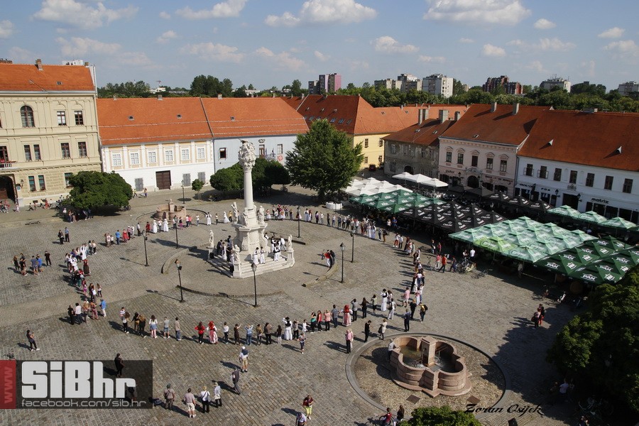 ana_rucner_Drmes_spot_SiBhr_9