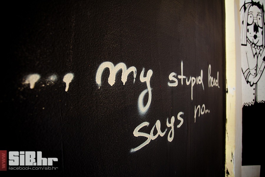grafiti_prolaz_swan_pub_1207201