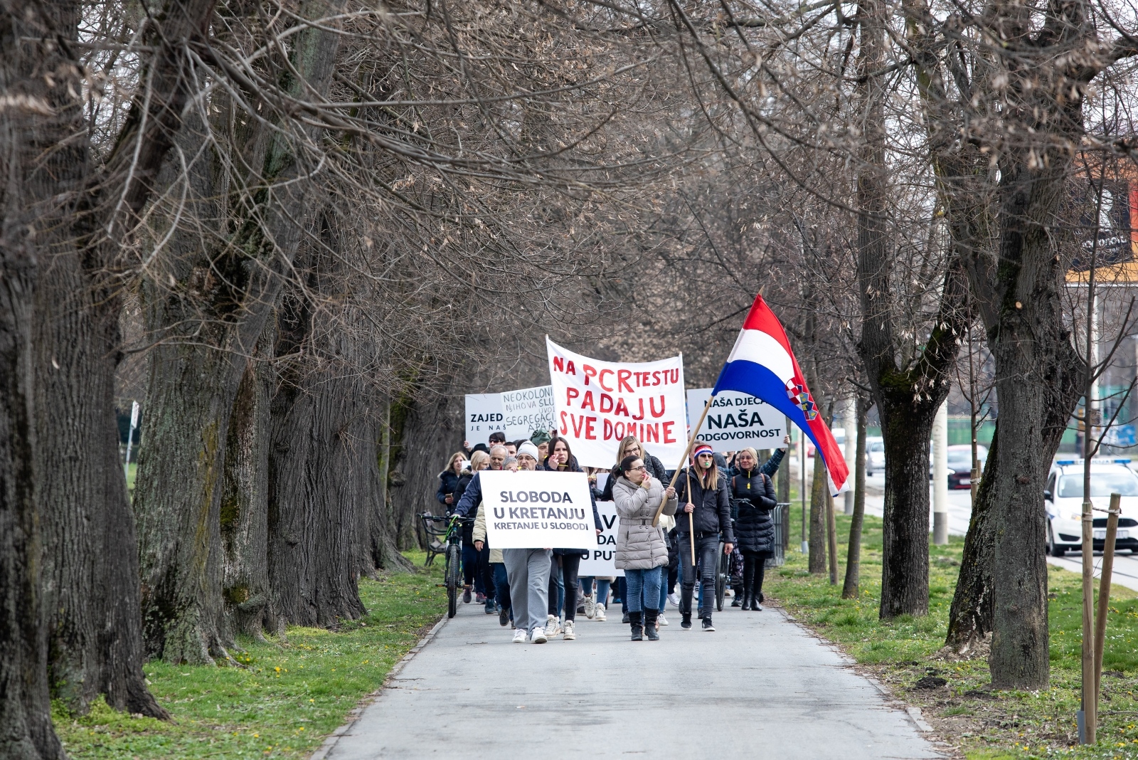 Kroz Osijek prošla povorka slobode – povorka protiv ograničavanja zbog koronavirusa