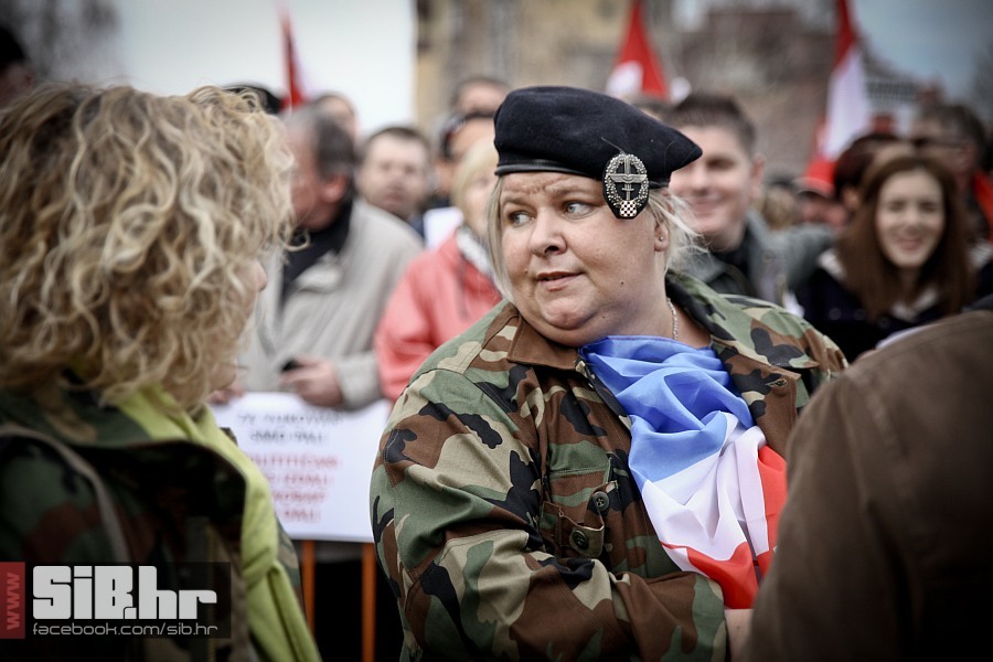 vukovar_prosvjed_protiv_cirilic