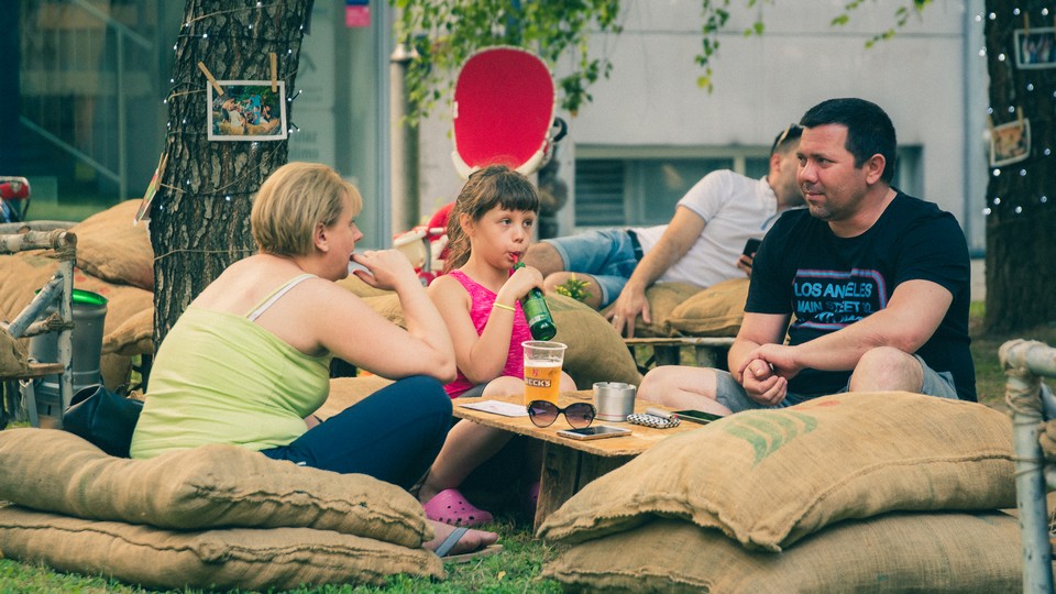 In Da Sofa: Summer Night Kicking