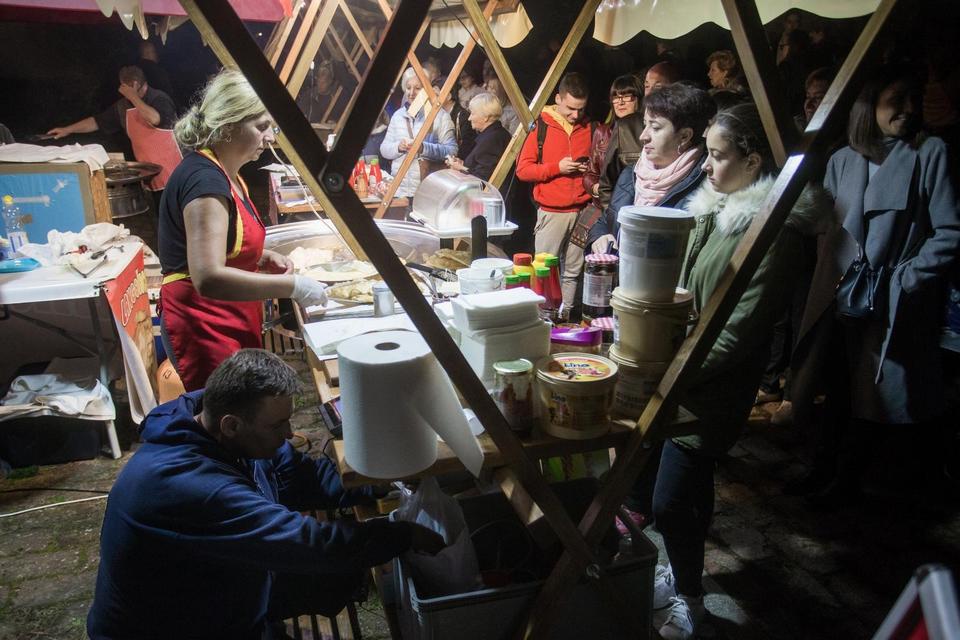 Druga večer bajkovitoh HeadOnEast festivala u Tvrđi Druga večer bajkovitoh HeadOnEast festivala u Tvrđi
