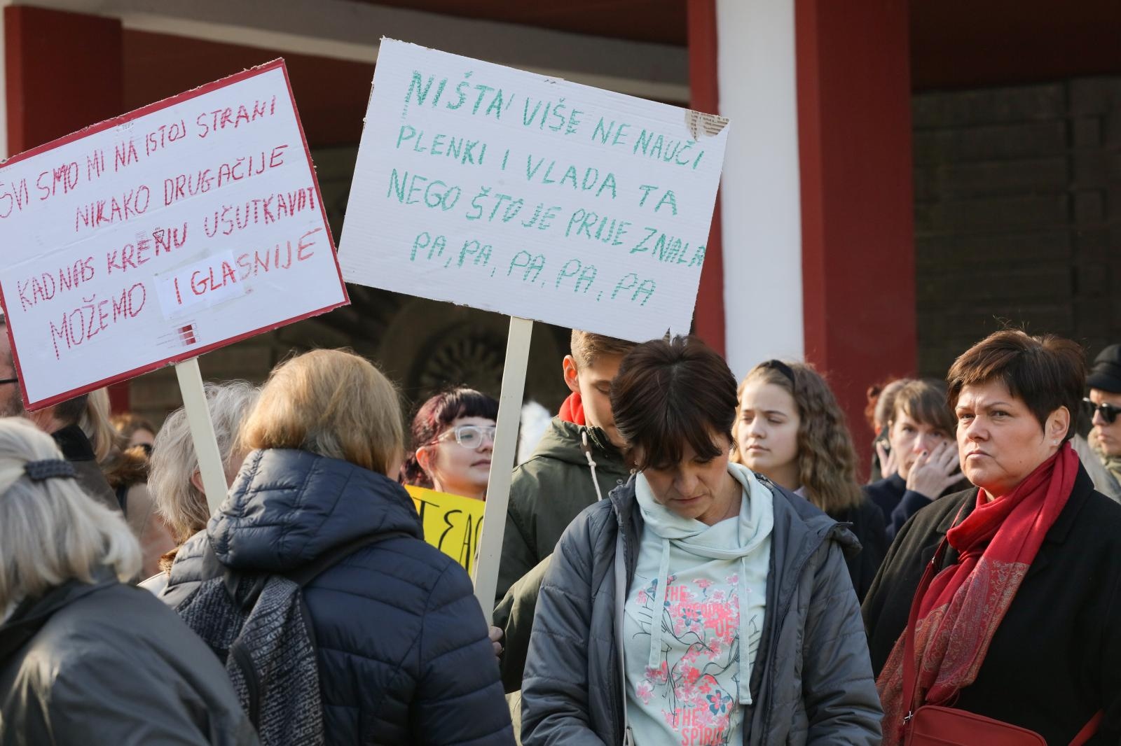 Osječani pružili podršku prosvjetarima