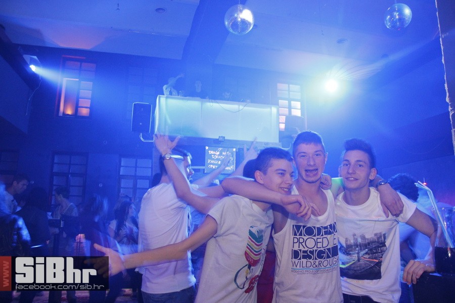 pjena_party_bastion_SiBhr_64 pjena_party_bastion_SiBhr_64