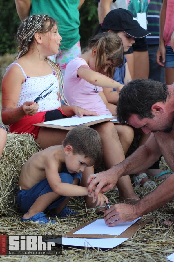 slama_dan_drugi_SiBhr_48 slama_dan_drugi_SiBhr_48