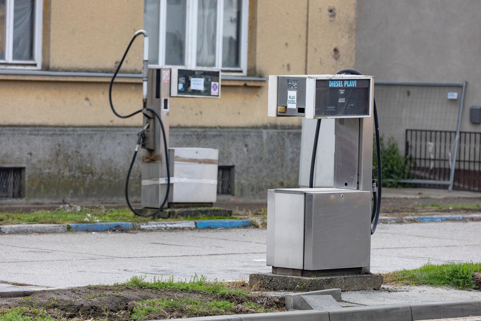 Ilegalna benzinska pumpa u centru Bizovca