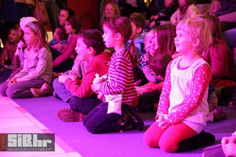 bozicna_bajka_am_05 bozicna_bajka_am_05